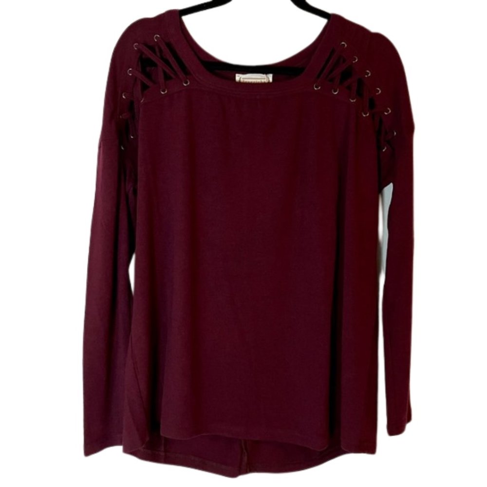 NWT Love Riche burgundy criss cross shoulder top - Picture 2 of 6